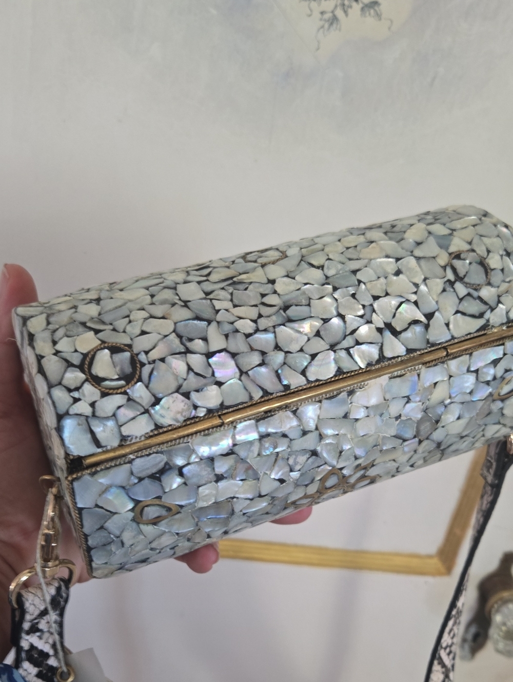 Vintage Mosaic Mother Of Pearl Cylinder Barrel Clutch Crossbody  Gold Ornaments - Picture 5 of 6